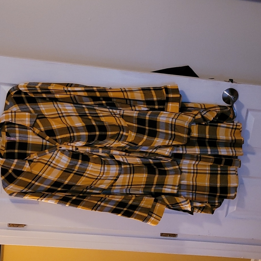 Gently used 3x & 4x blouses